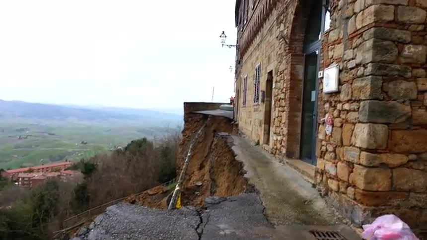 AIUTIAMO VOLTERRA